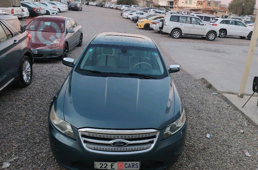Ford Taurus